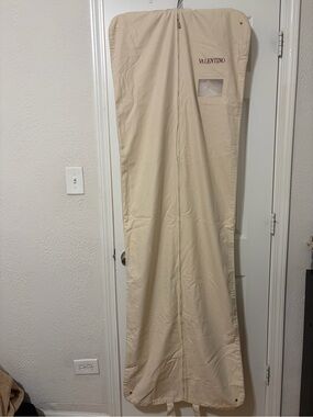 Valentino Authentic Cream Garment Canvas Bag 72’/23’ And Valentino Black Hanger